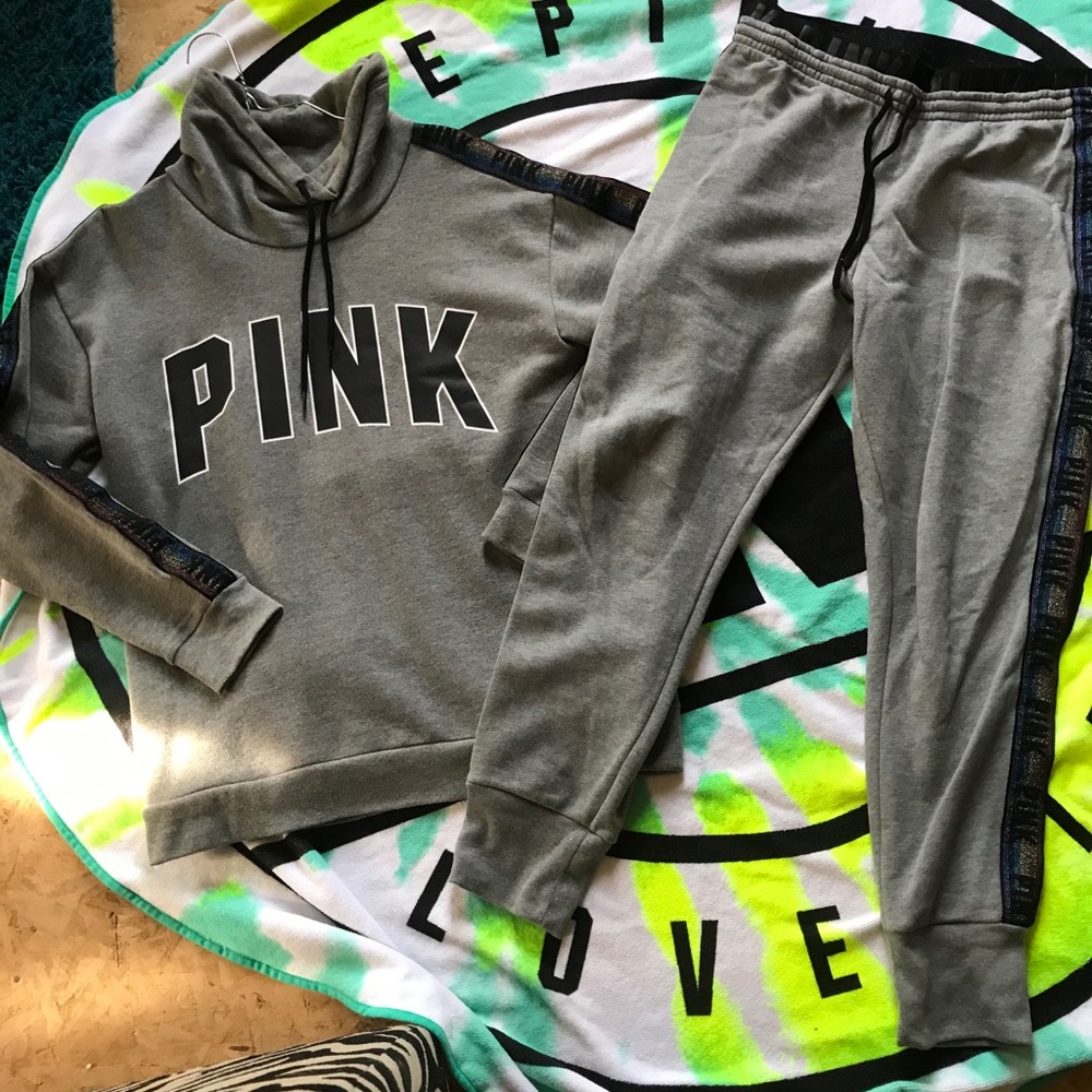 Victoria’s Secret pink outfit NWT